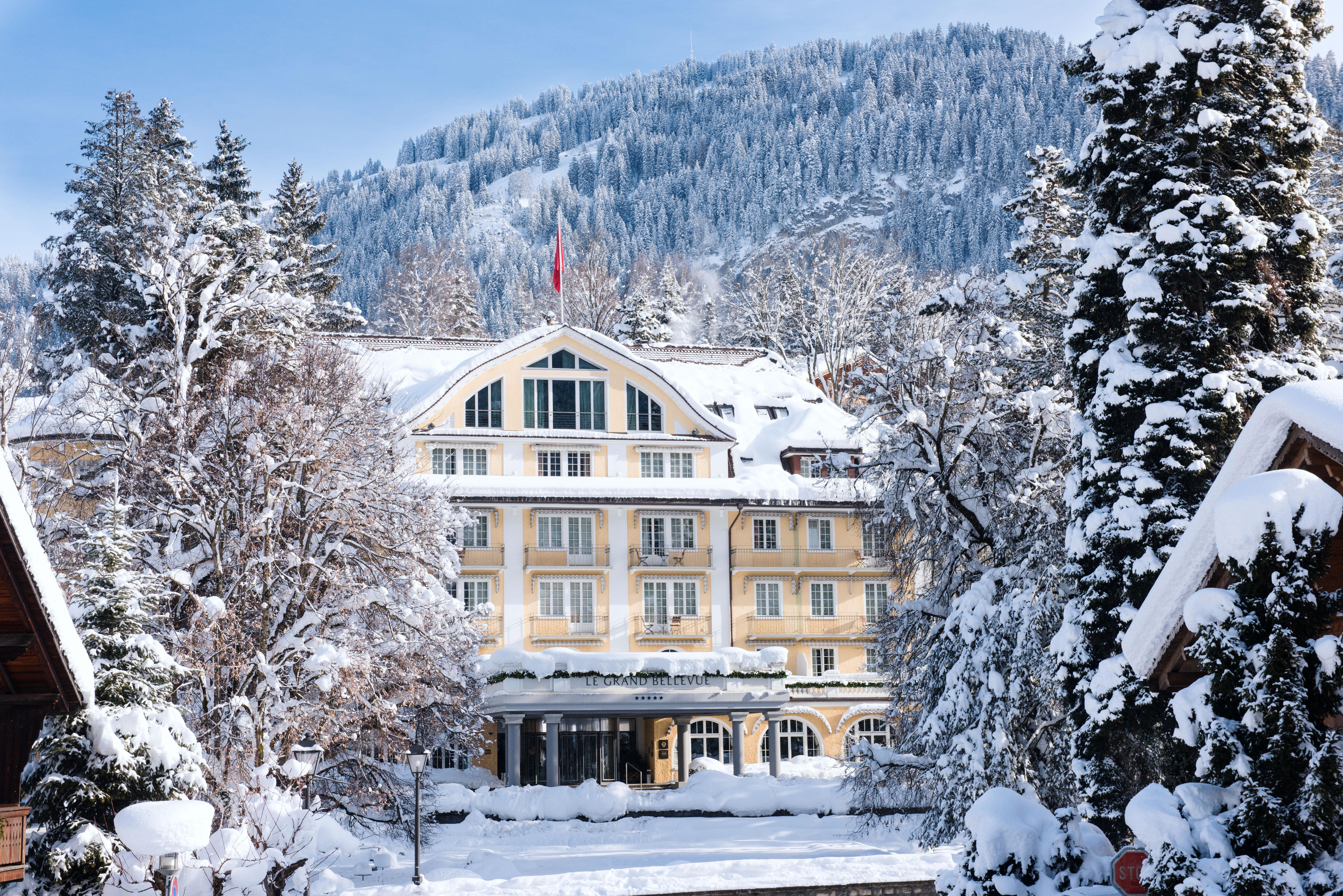 Le Grand Bellevue Hotel Gstaad Buitenkant foto