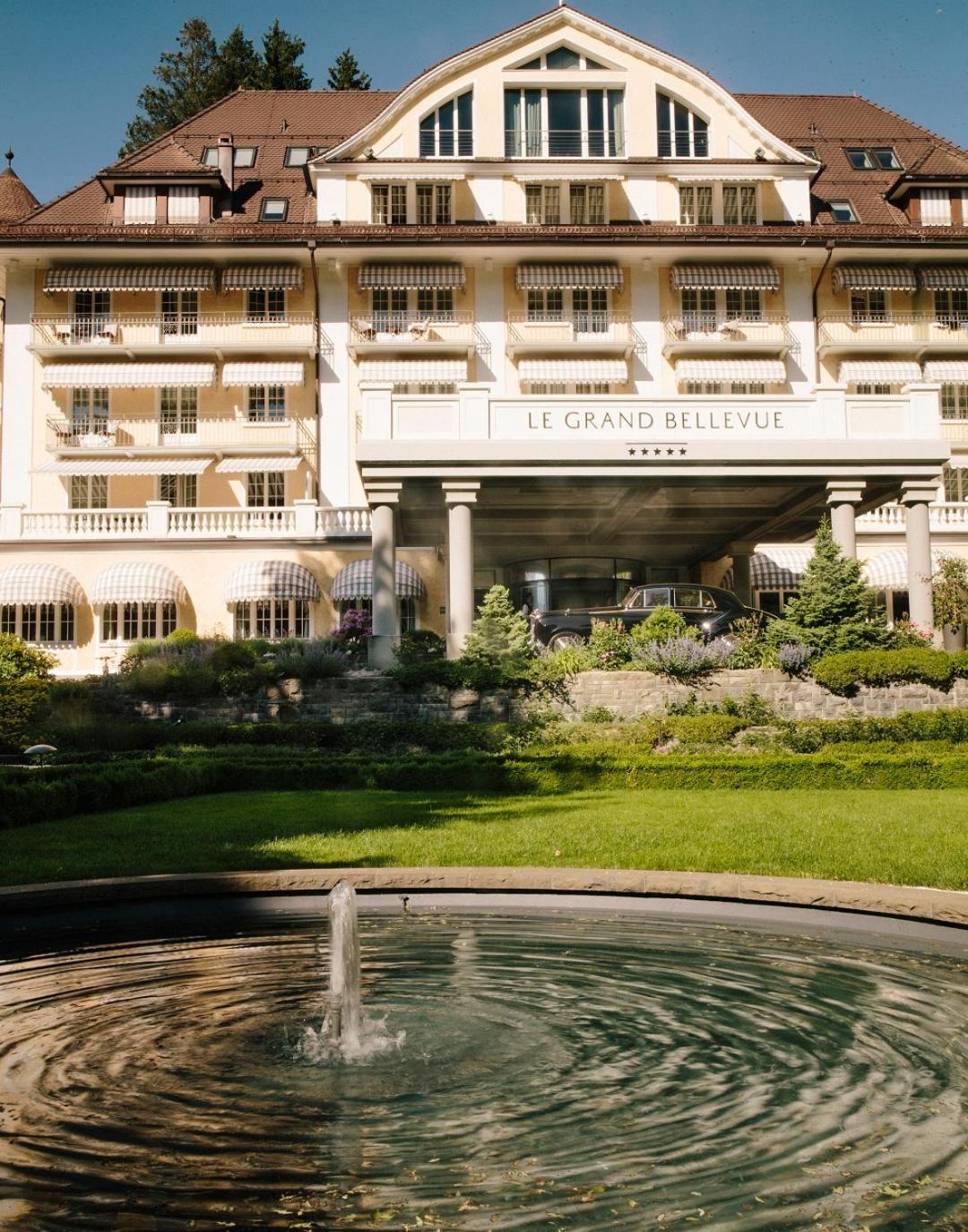 Le Grand Bellevue Hotel Gstaad Buitenkant foto