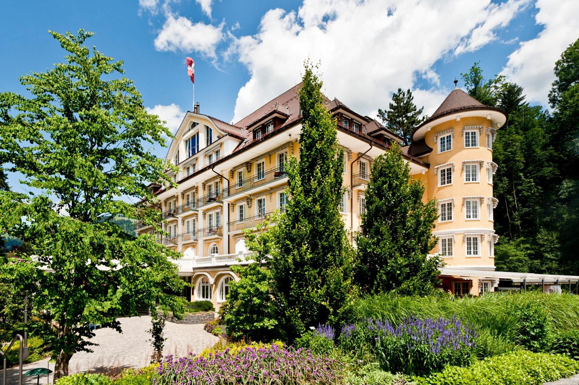 Le Grand Bellevue Hotel Gstaad Buitenkant foto